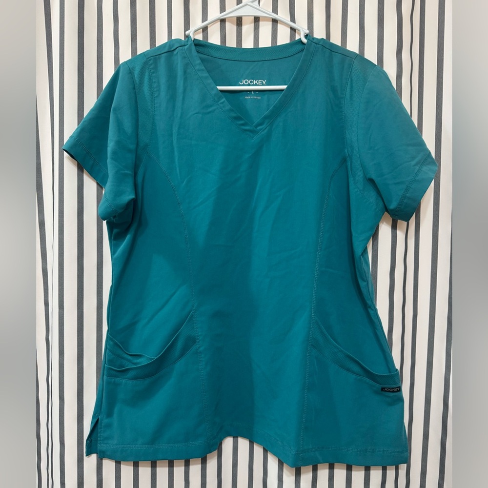 Women’s Jockey Scrub Top